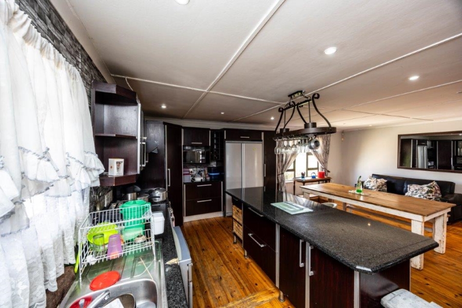 To Let 4 Bedroom Property for Rent in Kaysers Beach Eastern Cape